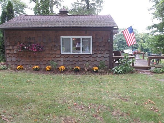 2nd image of 12997 Hillcrest Dr