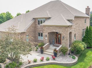 4527 Corktree Rd, Naperville, IL 60564