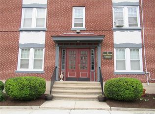 10 Circular Ave APT 3B, Bridgeport, CT 06605