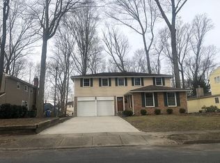 4 Elbow Ln, Cherry Hill, NJ 08003