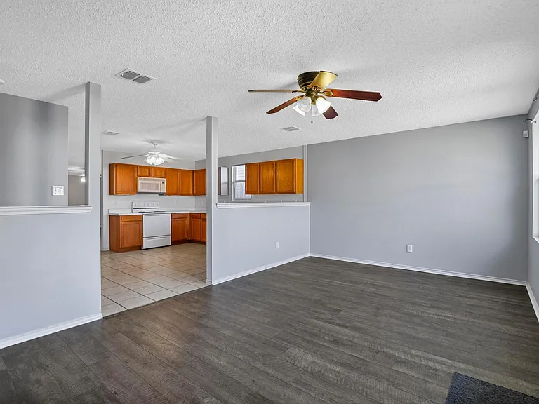1713 Baxter Springs Dr — Photo 10