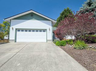 311 4th St, Rogue River, OR 97537