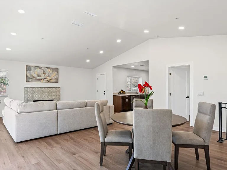 1604 San Miguel Ave — Photo 4