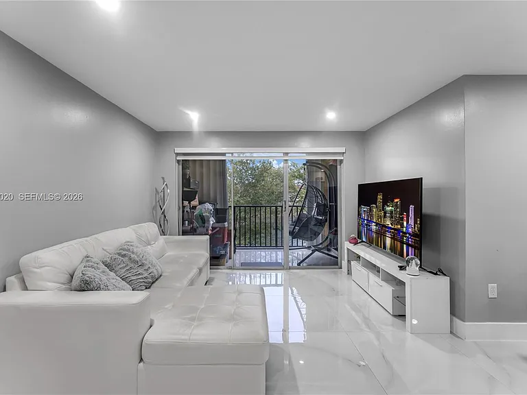 15470 SW 82nd Ln #327 — Photo 10