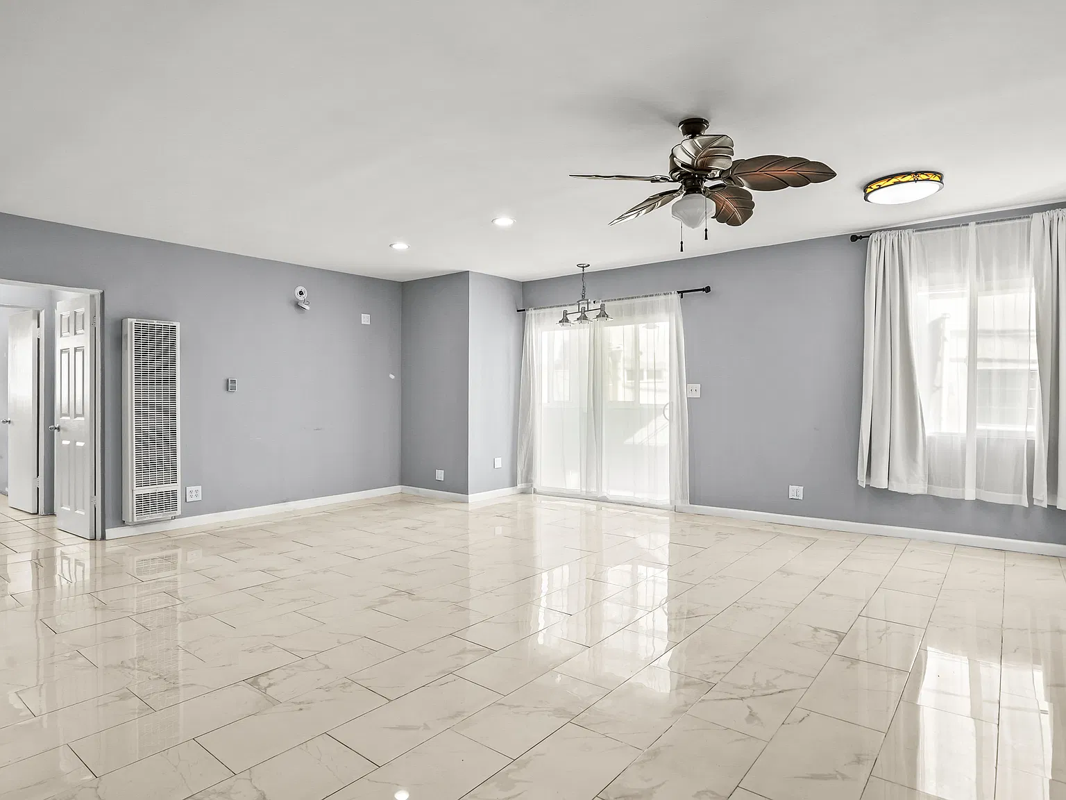 2 bed, 1100 sqft, $2,195 — Photo 3
