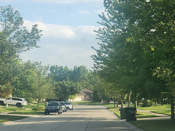 3rd image of 55450 Parkview Dr