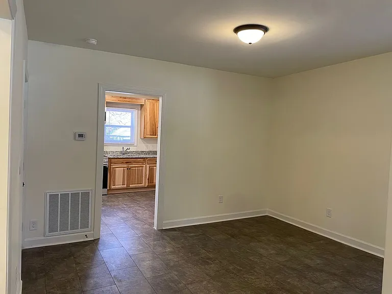 1125 N Main St — Photo 10