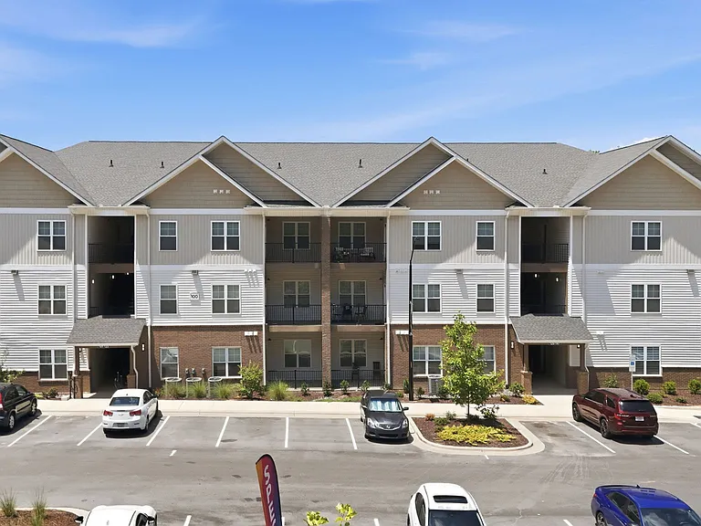 Pine Reserve Apartments — Photo 48