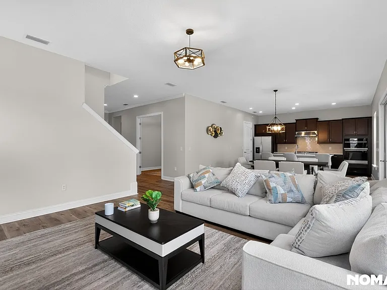 98 Permit Ct — Photo 4
