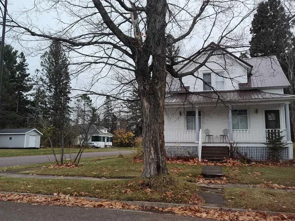 1310 E Pierce St, Wakefield, MI 49968