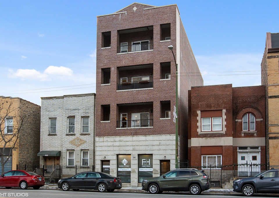 1st image of 2016 N Western Ave #3
