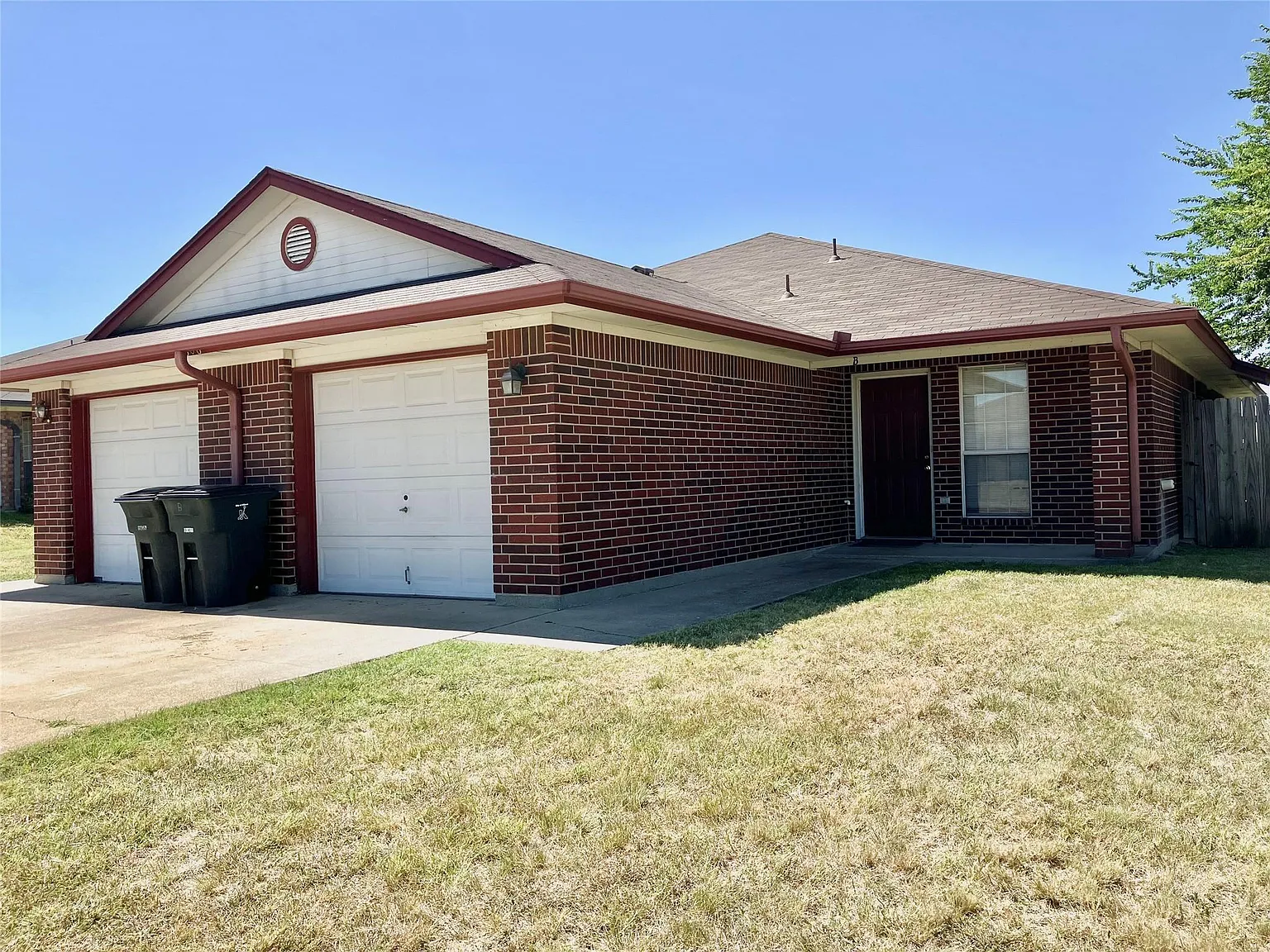 3 bed, 2.0 bath, 1152 sqft, $1,250 — Photo 1