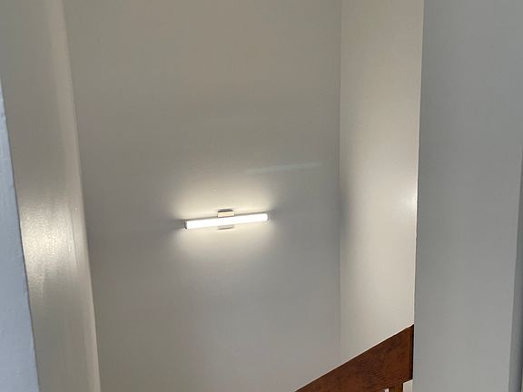 5th image of 3878 Victoria Dr