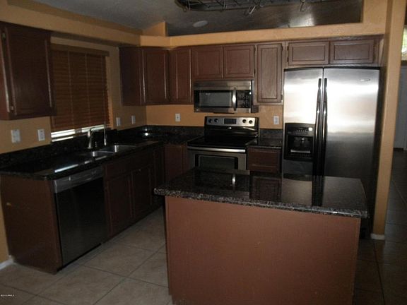2nd image of 1016 W Chilton Dr