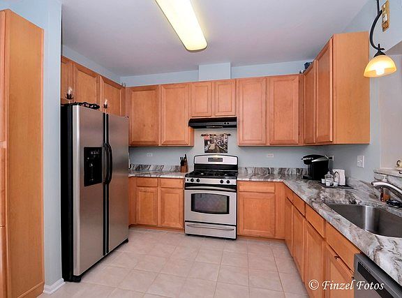 4th image of 549 Cary Woods Cir