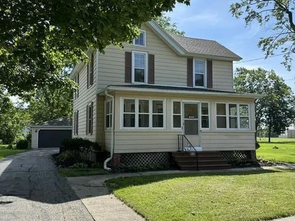 1962 Beulah AVENUE, East Troy, WI 53120