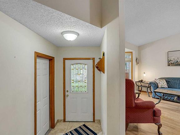 3rd image of 139 SE Shawnessy Dr SW