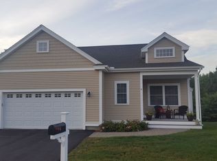6 Crown Point Cir, Merrimack, NH 03054