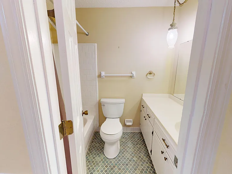1212 Hillman St — Photo 6