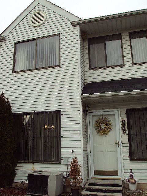 1st image of 168A Continental Pl