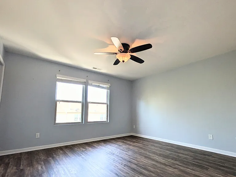 4438 Hillsgrove Rd — Photo 12