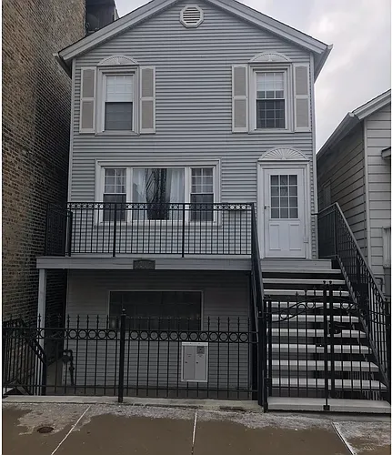 1217 W Grand Ave #G Photo 1