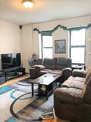 Rented by Dynamik Realty | media 12