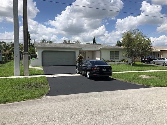 2nd image of 11800 NW 29th Manor