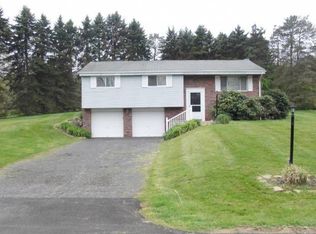 6040 Meadow Ln, Bakerstown, PA 15007