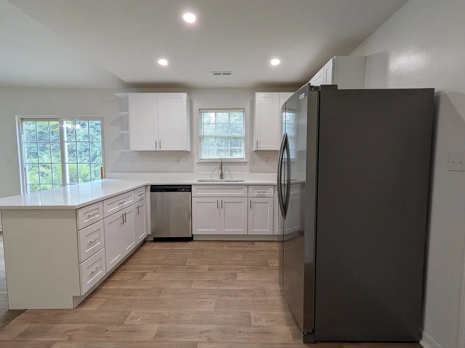 3 bed, 1248 sqft, $1,650 — Photo 4
