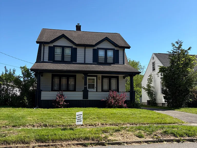 1447 Humbolt Ave — Photo 1