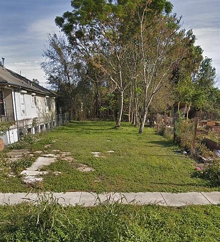 1st image of 2439 Charbonnet St