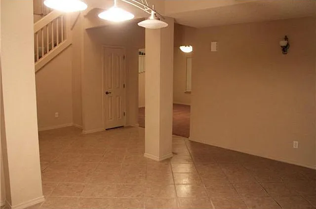 443 Emerald Shore Ln — Photo 3