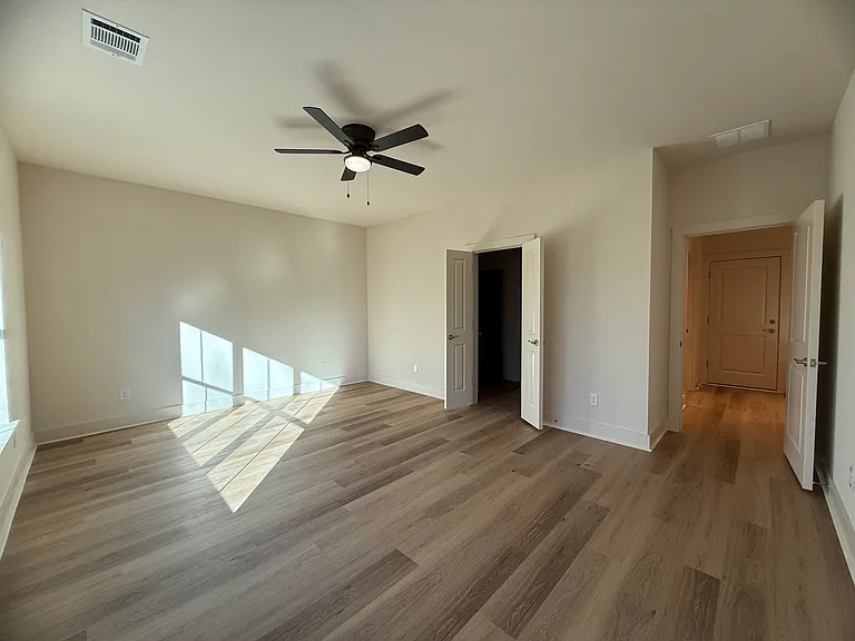 106 Kirkland St — Photo 10
