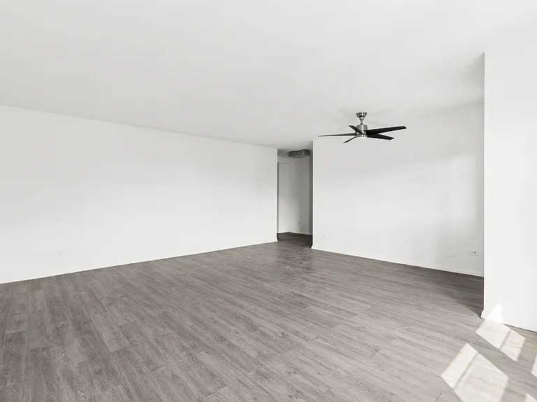 665 Thwaites Pl #6T — Photo 2