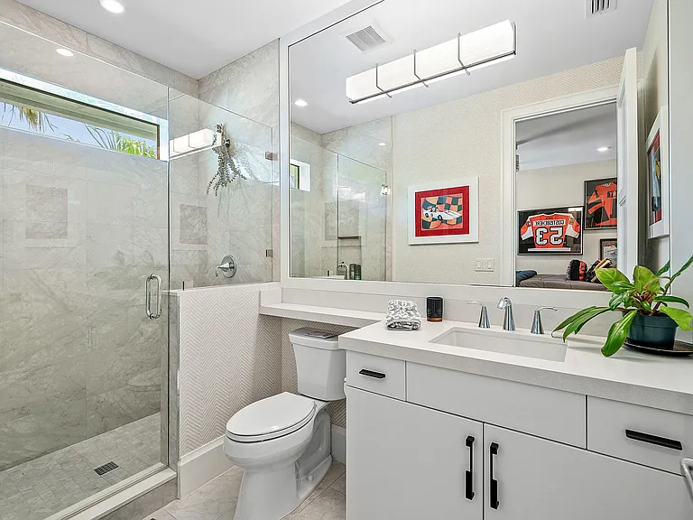 436 NE Wavecrest Way — Photo 32