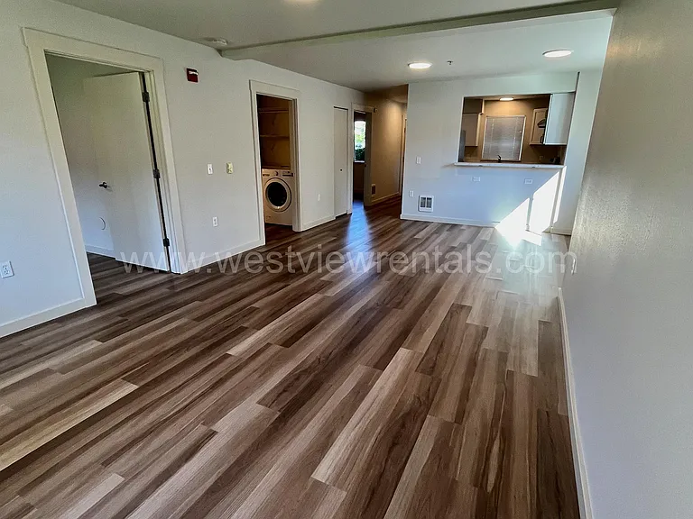 135-139 Prince Ave — Photo 324