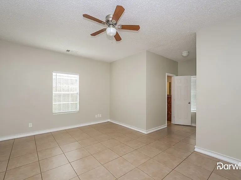 1170 Debbie St — Photo 10