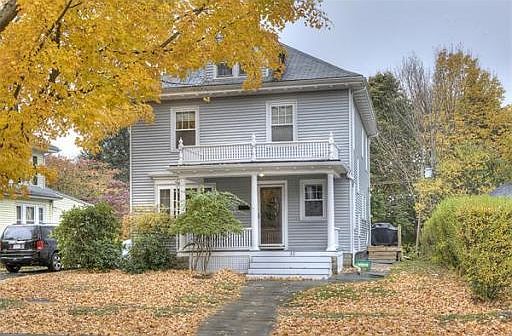 1st image of 33 Fernwood Ave