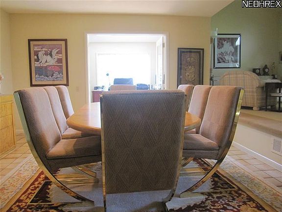 4th image of 26150 Fairmount Blvd