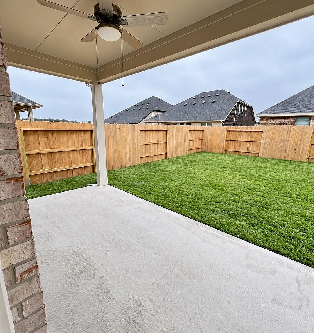 4 bed, 2.5 bath, 2421 sqft, $2,750 — Photo 3