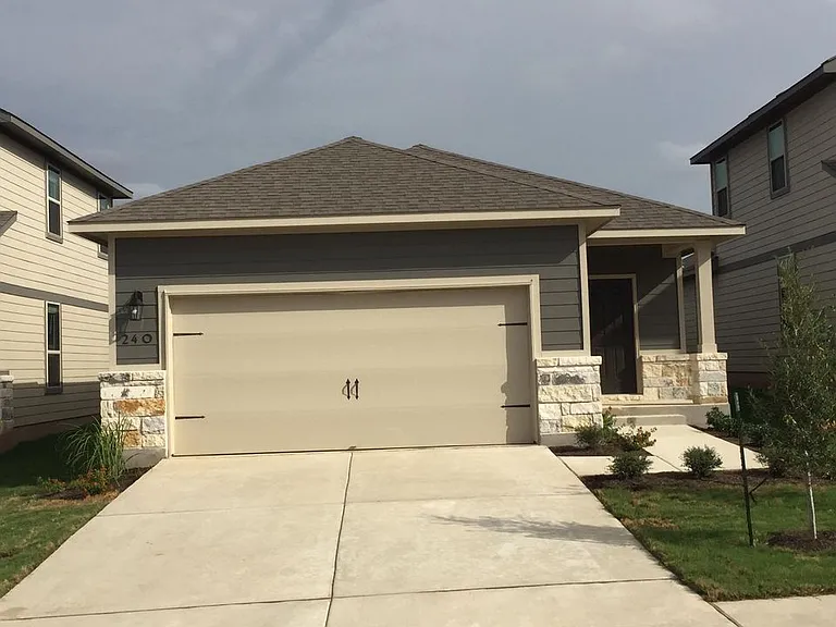 240 Syrah Ct — Photo 1