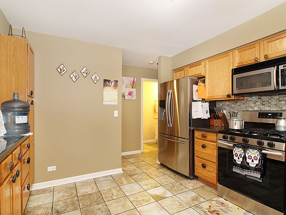 5th image of 1024 Charlestowne Dr