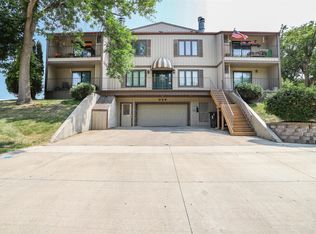 326 10th Ave S APT 4, Fargo, ND 58103