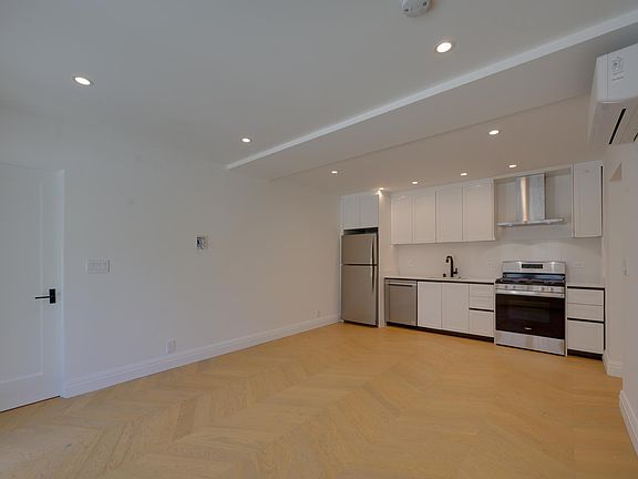 3rd image of 234A S Spalding Dr #A
