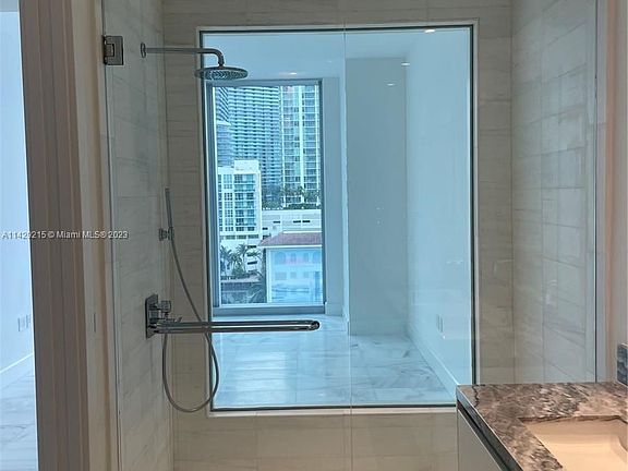 4th image of 700 NE 26th Ter Unit 806