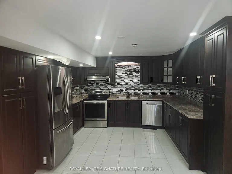 6 Venue Rd #BASEMENT — Photo 3
