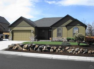 2707 NW 22nd St, Redmond, OR 97756