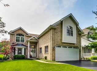 4546 Roslyn Rd, Downers Grove, IL 60515