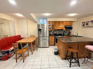 2587 Credit Valley Rd, Mississauga, ON L5M 4K7